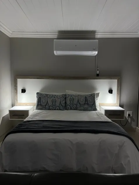 Divine1: Elegant Luxury Suite - Image 1