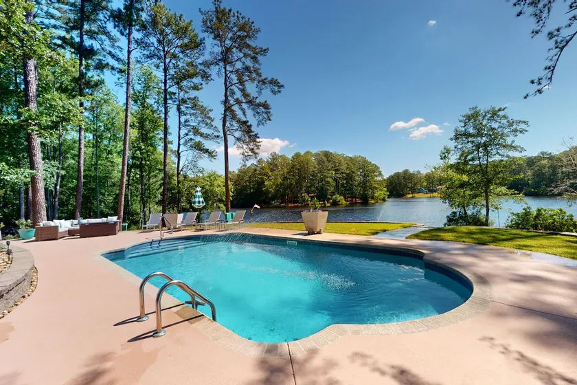 Lakeside Escape - 5 Miles from Pinehurst Resort - Image 1