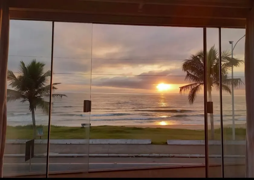 Cozy beachfront apartment. - Image 1