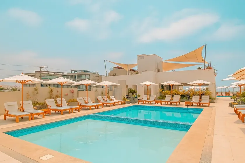 Family apartment in a condominium with a swimming pool - Image 1