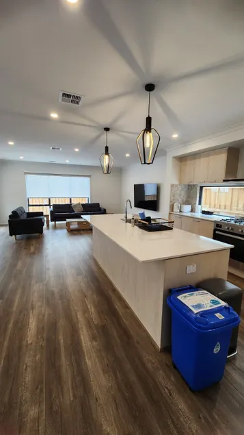 Modern spacious home Wyndham - Image 1