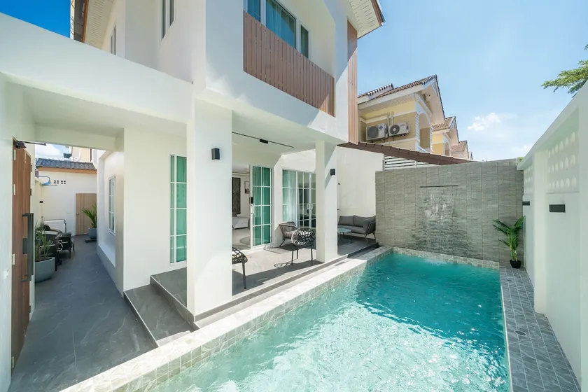 Exclusive 5BR Patong pool villa W maid - Image 1