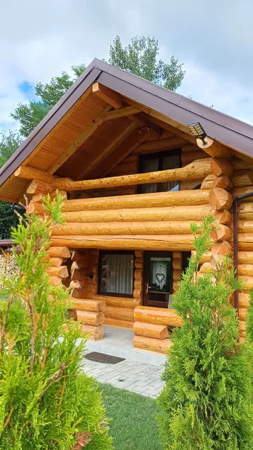 Intimate Chalet - Image 1