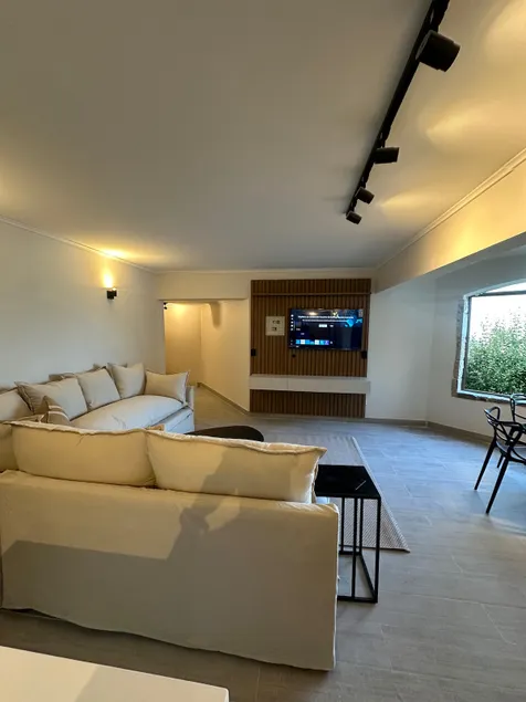 Modern · Pool · 4 min to Aguas Blancas Beach - Image 1