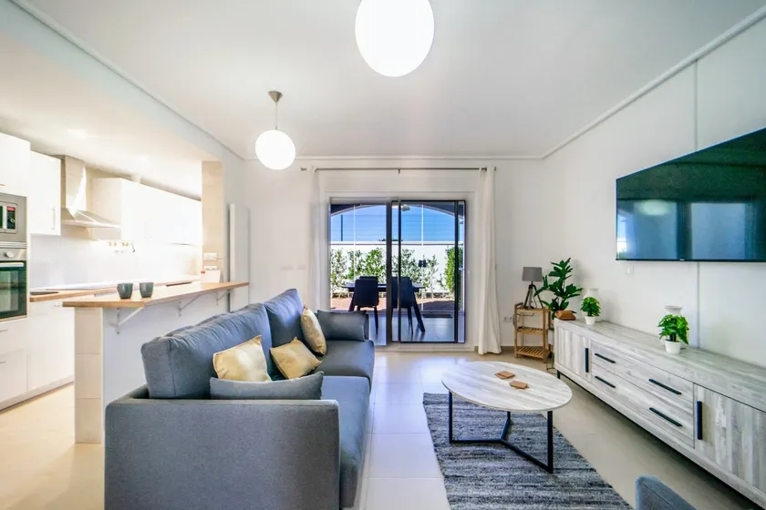 Modern 2 Bed 2 Bath Townhouse - Image 1