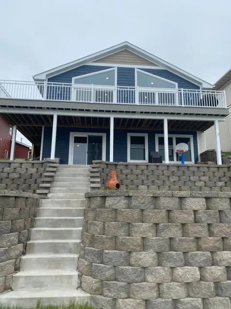 Edgewater Bungalow - Image 1