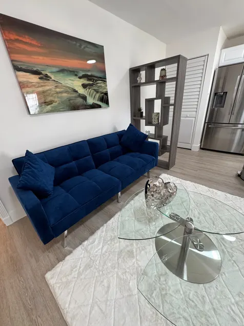 Modern Apartment Miami Oasis - Image 1