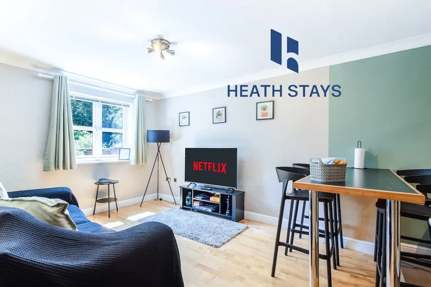 Newly Refurbished | Warwick | Free Parking | Wi-Fi - Image 1