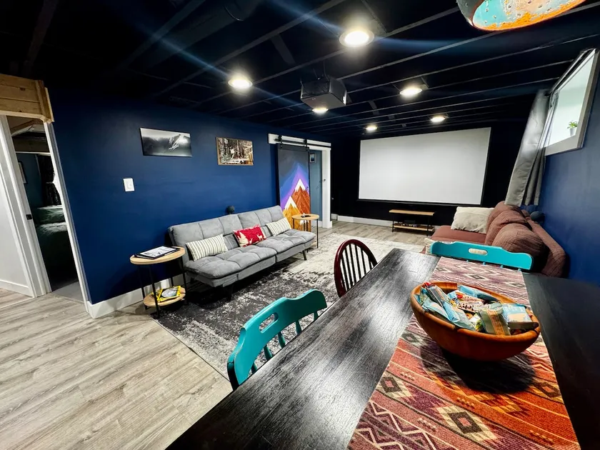 Cozy movie theater basement near downtown! - Image 1