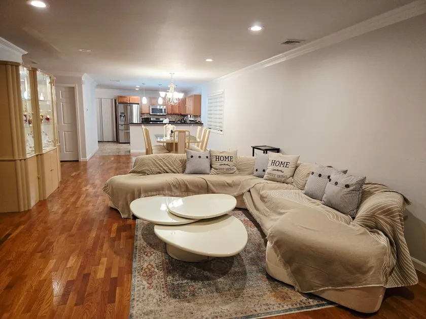 Luxury 3BR|20 MIN toTimeSquare by Bus|FreeParking - Image 1