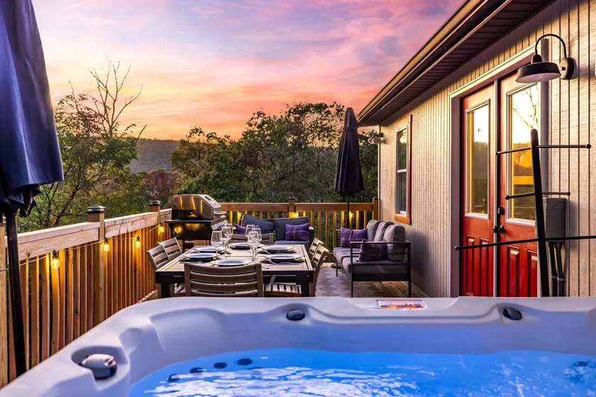 Secluded Cabin Hot Tub, Huge Deck, Fire Pit, WiFi - Image 1