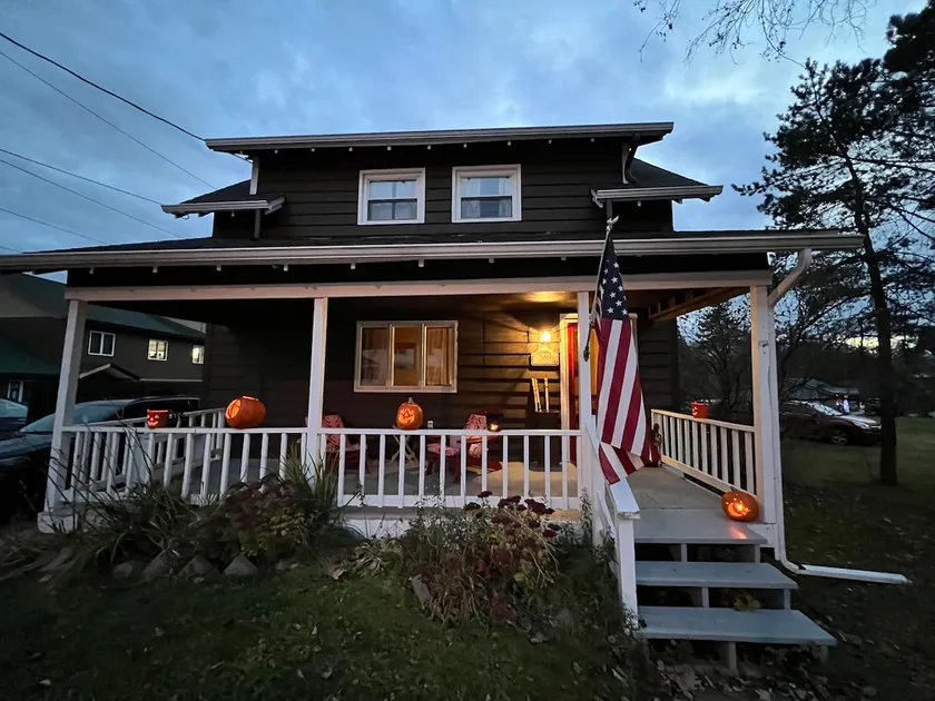 Near Rail Trail-Deck and Porch-Fast Wi-Fi - Image 1