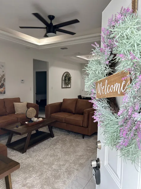 Carroll Estates 3 Bedroom Apartment Retreat - Image 1