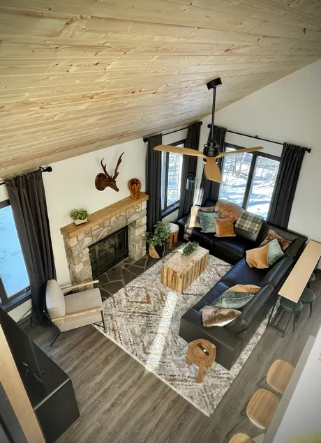 Modern Mountain Chalet SKI ON/OFF! 75ft to slopes - Image 1
