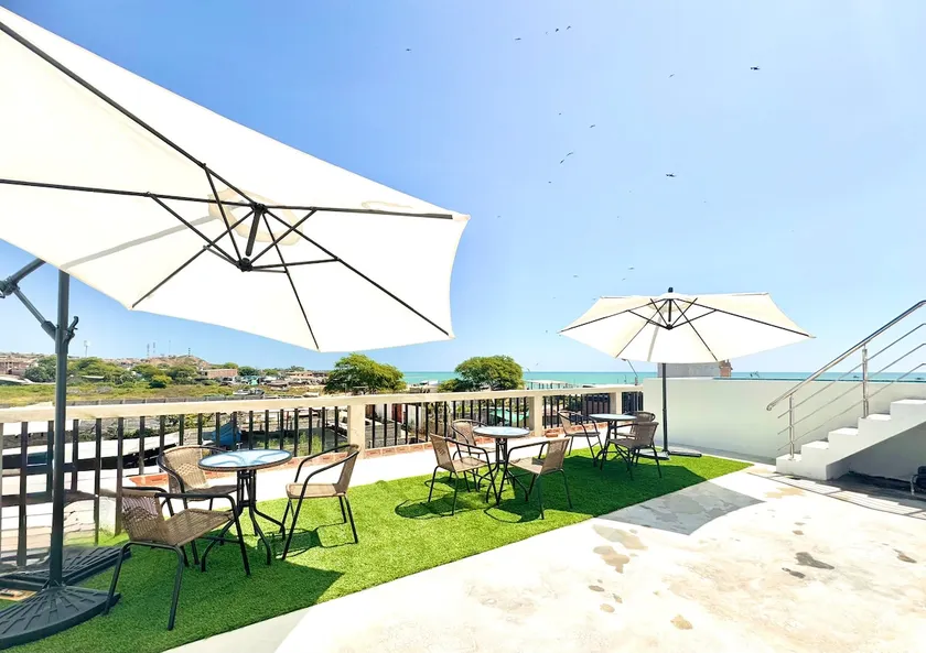 Suite with pool, kitchen-terrace- steps from the beach - Image 1