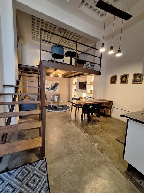 Spacious and Equipped 2-Story Loft in the Center. - Image 1