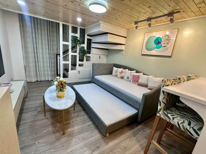 Cozy Air-Conditioned Loft w/ Pool: City Proper - Image 1