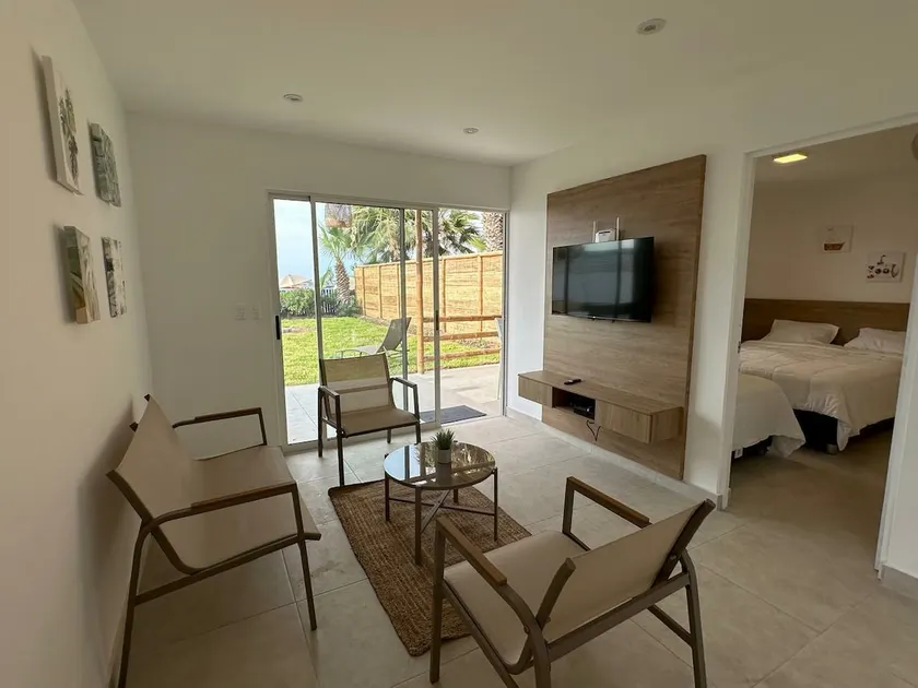 Casa Paraquitas ”House facing the Paracas sea” - Image 1