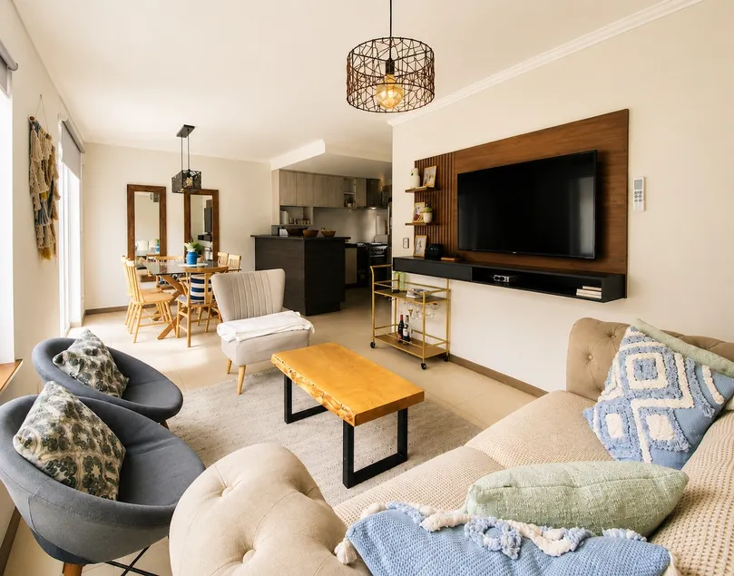 Beautiful family home - Image 1