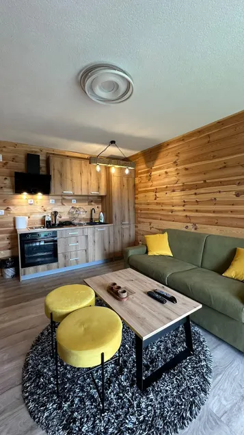 Apartmani Villa Tea - Image 1