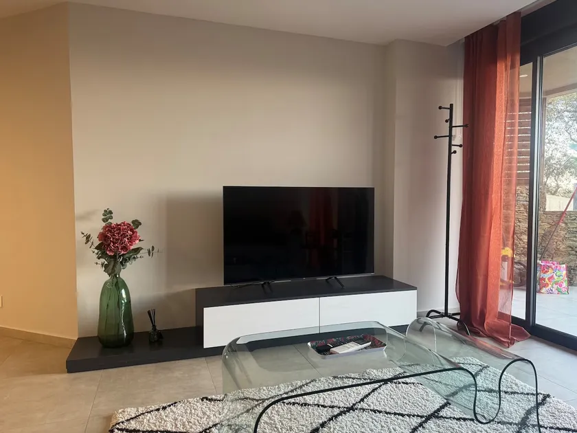 Apartment with sea and pond view - Image 1
