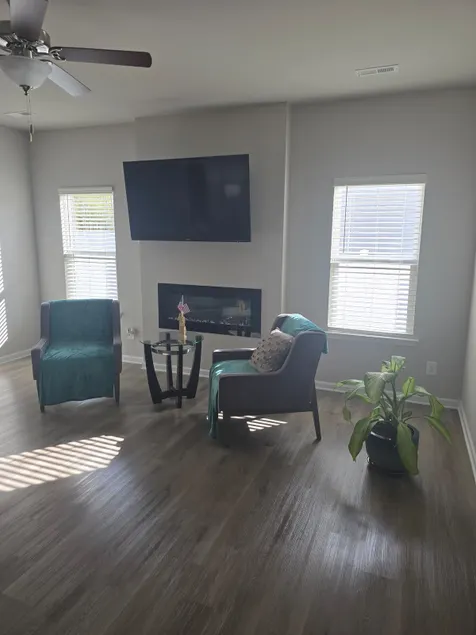 Beautiful New Home. - Image 1