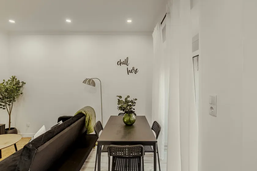 Amadora Flat 5 - Image 1