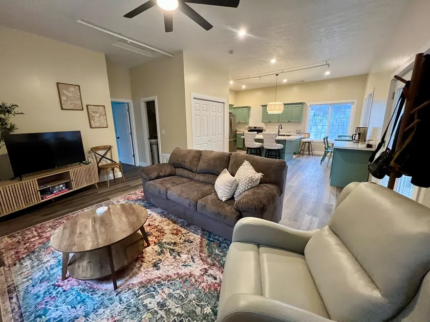 Downtown Suite Spot - Image 1