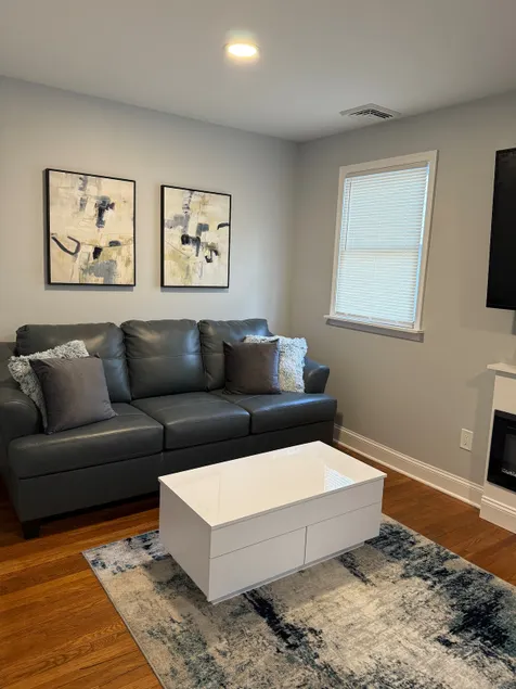 Broad Street Duplex - Image 1