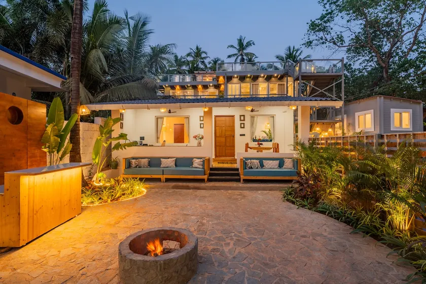 Open Kitchen Boutique Hut on the Beach - Image 1