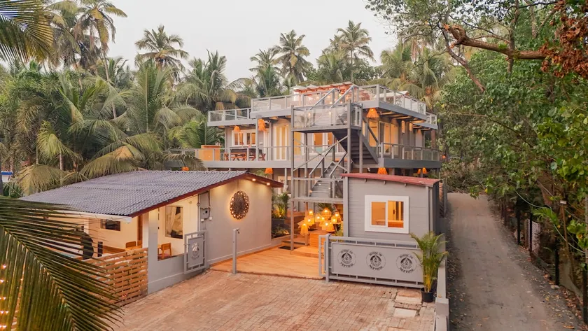 The Coastal Getaway: Just Steps from Morjim Beach - Image 1