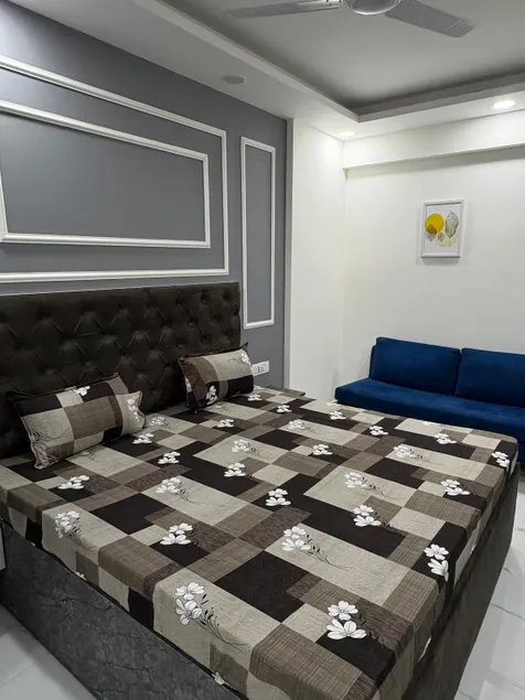 Elegant Studio Apt in West Delhi - Image 1