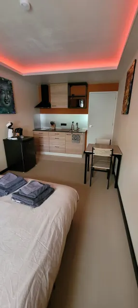 Studio/App 25 km Center Adam - Image 1