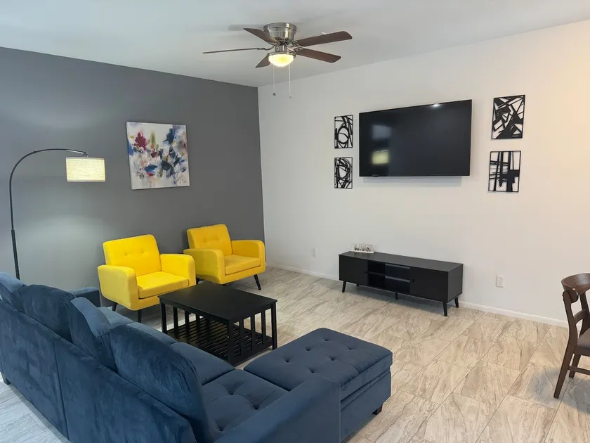 Vince’s Townhome - Image 1