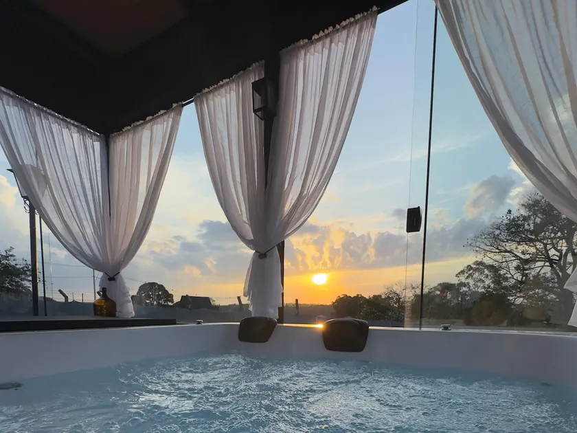 Cabin with whirlpool and heated pool (32°C/90°F) - Image 1