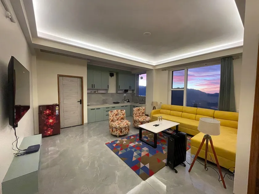 2BHK|PanoramicView|Parking|Balcony|20 mins to mall - Image 1