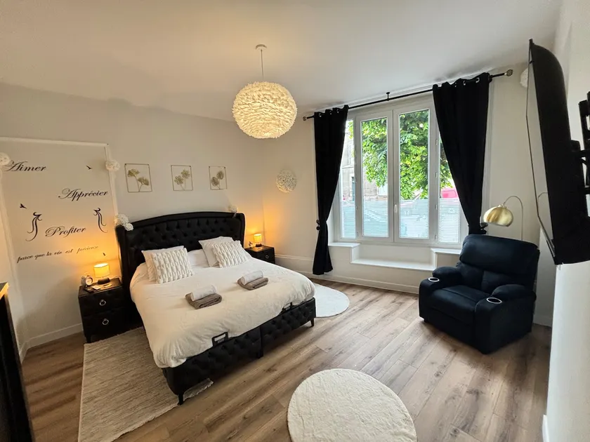 Apartment 1, 60 m2 with Air conditioning and terrace Avenue Baudin - Image 1
