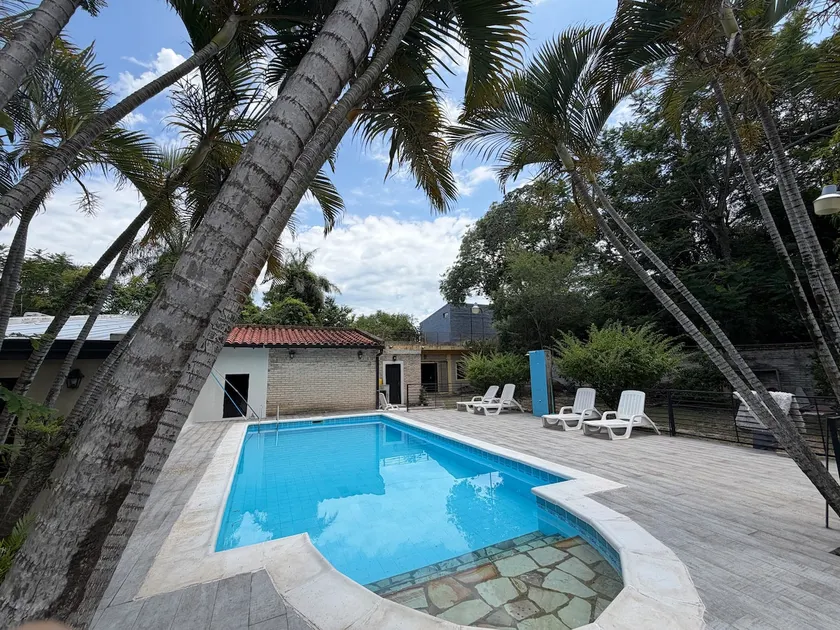 House with Pool and Jacuzzi · Ideal for Groups - Image 1