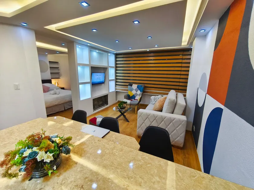 A four-person suite facing the CCI Financial Platform - Image 1
