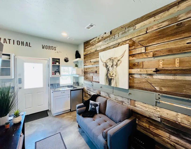 Country Cottage • hot tub • fire pit • cold plunge - Image 1