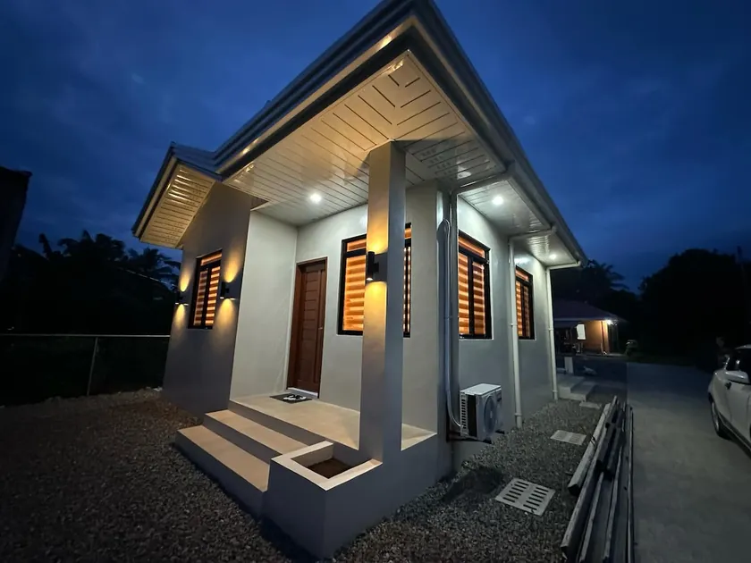 Cute small house. - Image 1