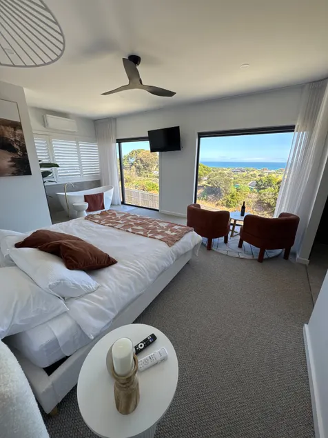 Luxe on Logan's - Image 1
