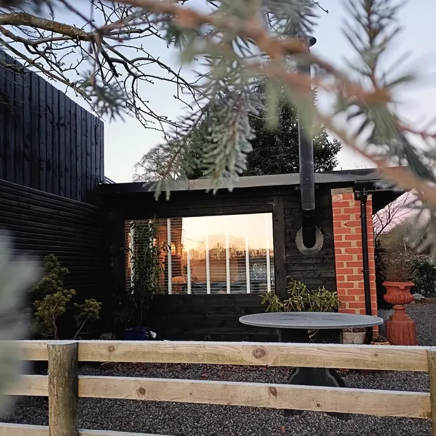 Stylish Cabin close to Gretna Green with parking - Image 1