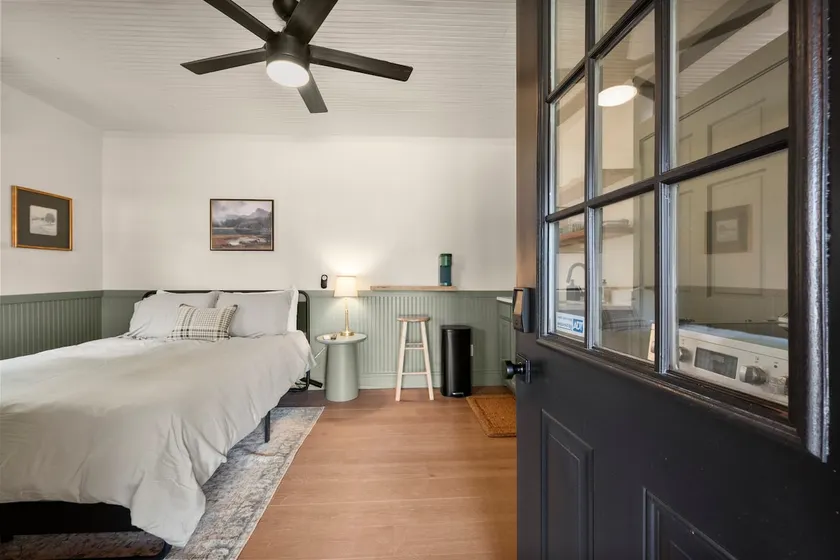 Tech Terrace Cottage - TTU, J&B Coffee, Brewrey - Image 1