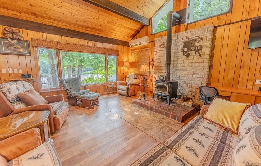 Fall Colors & River Views | Cozy Escanaba Cabin - Image 1