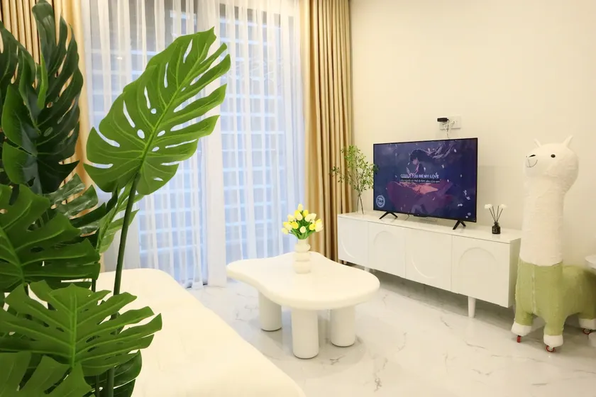 BS7 • One-bedroom plus | Opposite Golden Gate Plaza · Walk to Mall Park - Image 1