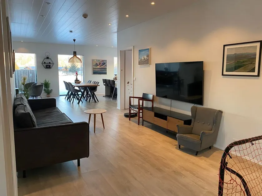 Nice Icelandic family house - Image 1