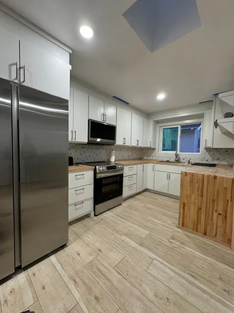 5 STAR Private Newly Remodeled 1B1B Woodland Hills - Image 1