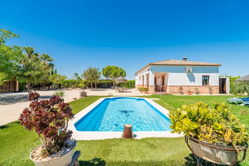 Appartement de vacances avec jardin, barbecue et piscine privée - Image 1