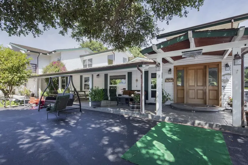 Barlocker Rustling Oaks Ranch - Image 1